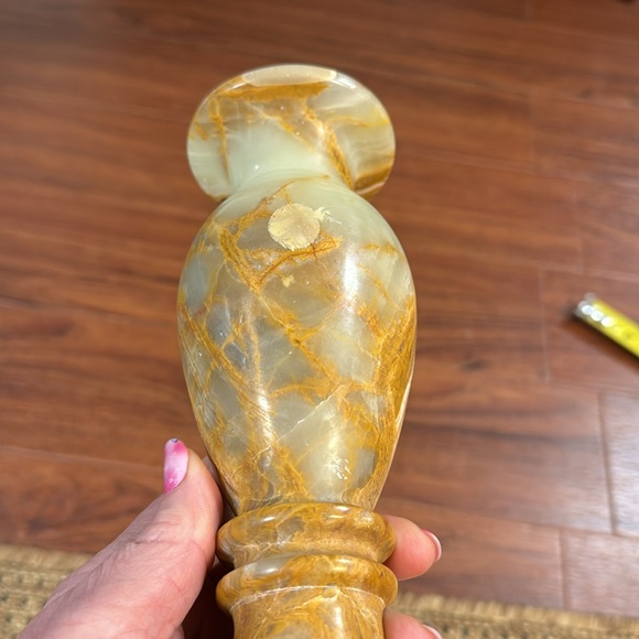 Vintage Carved Marbled
Onyx Stone Flower Vase - Picture 14 of 16